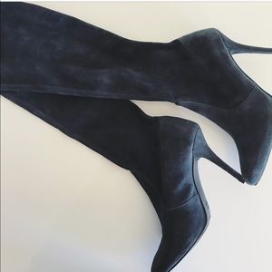 STUART WEITZMAN Suede Cling Knee Boots